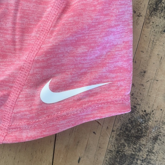 Woman’s Nike workout tank top size L - Picture 2 of 4